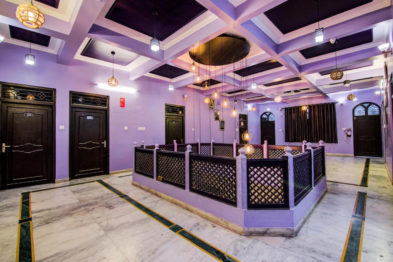 Oyo Hotel Malhotra ชัยปุระ ภายนอก รูปภาพ